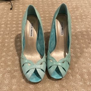 Teal heel